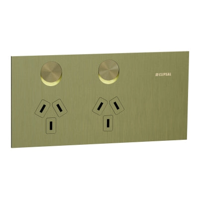 Solis-T Sw Socket 10A Dbl Horiz Living Brass