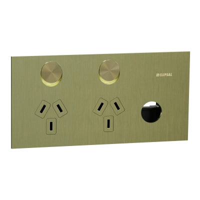 Solis-T Sw Socket 10A Dbl 1 x Extra Blank Living Brass