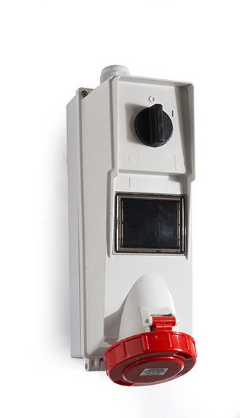 Switched Outlet Red 380-440V 63A 3P+N+E IP67 6H