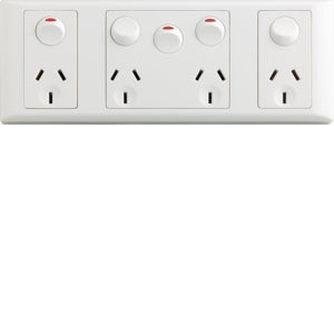Premiere Switched Socket 4Way 10A Horiz Extra Sw
