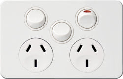 Silhouette Sw Socket Dbl 10A Horiz Shuttered 1 Ext Sw Matt W