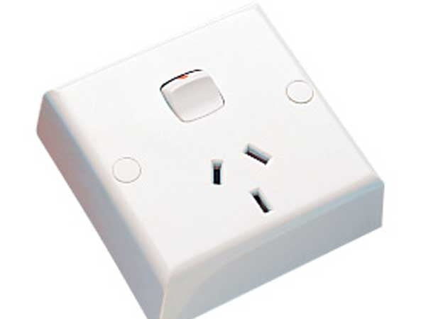 Caravan Sw Socket Sgl 2Pole 10A White