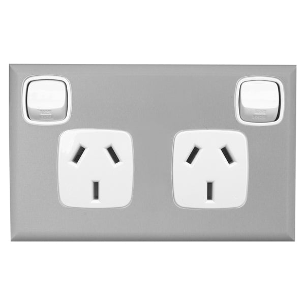 XL Sw Socket Dbl 10A Horiz White M/Silver Plate
