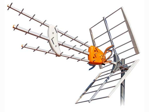 Antenna UHF with AGC 17dB Gain Passive + 14 Active
