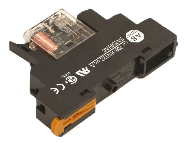 HK Relay Socket 8Blade 2P