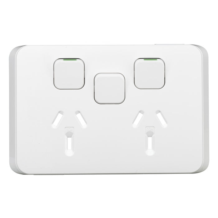 Iconic Skin Sw Socket 10A Double Extra Sw Horiz Solid White