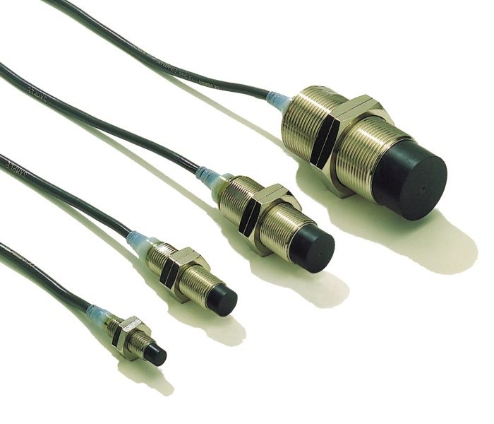 E2A-M30KN20-M1-B1 Prox M30 Unshield 20mm PNP Plug