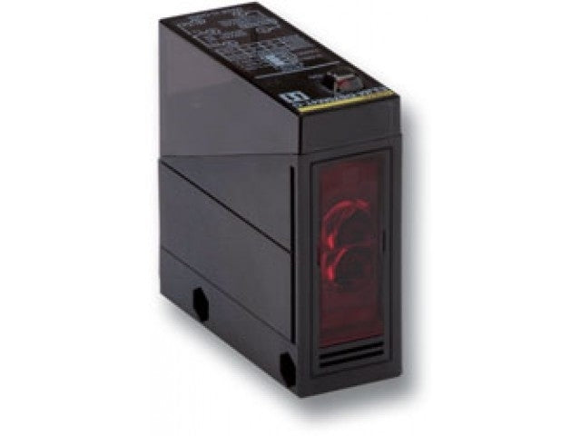 E3JM-10m4-G-N PE Sensor Thrubeam 10m SPDT AC/DC