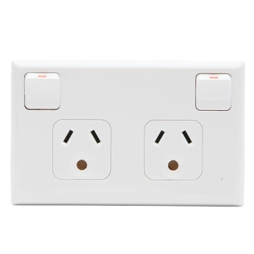 Switched Socket 10A Double Horiz Round Earth White