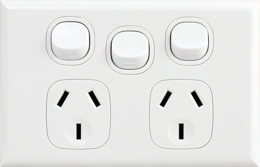 Home Logix Switched Socket Double Horizontal Extra Switch Wh