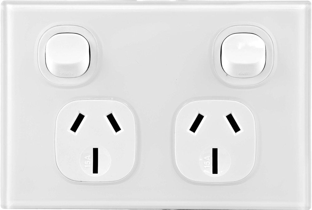 Fusion Switched Socket Double 15A Horizontal White